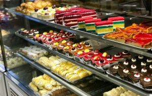 افزایش خطر ابتلا به کرونا با خوردن شیرینی‌های نوروز