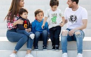 تصویر جدید لیونل مسی با پسر حاشیه‌ساز و جنجالی‌اش!