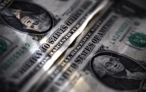 در آستانه مذاکرات بیشتر برای سقف بدهی توسط Investing.com، دلار نزدیک به بالاترین حد پنج هفته اخیر تثبیت شد