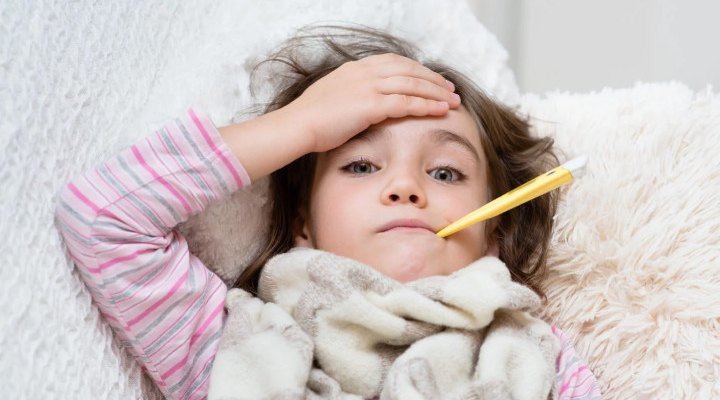 تب از علائم عفونت اپی گلوتیت