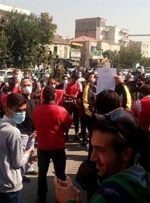 ببینید | حمایت از یحیی گل‌محمدی مقابل ساختمان مجلس شورای اسلامی
