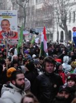 تجمع راست افراطی ضد واکسن صدها نفر را در مجارستان به خود جلب کرد