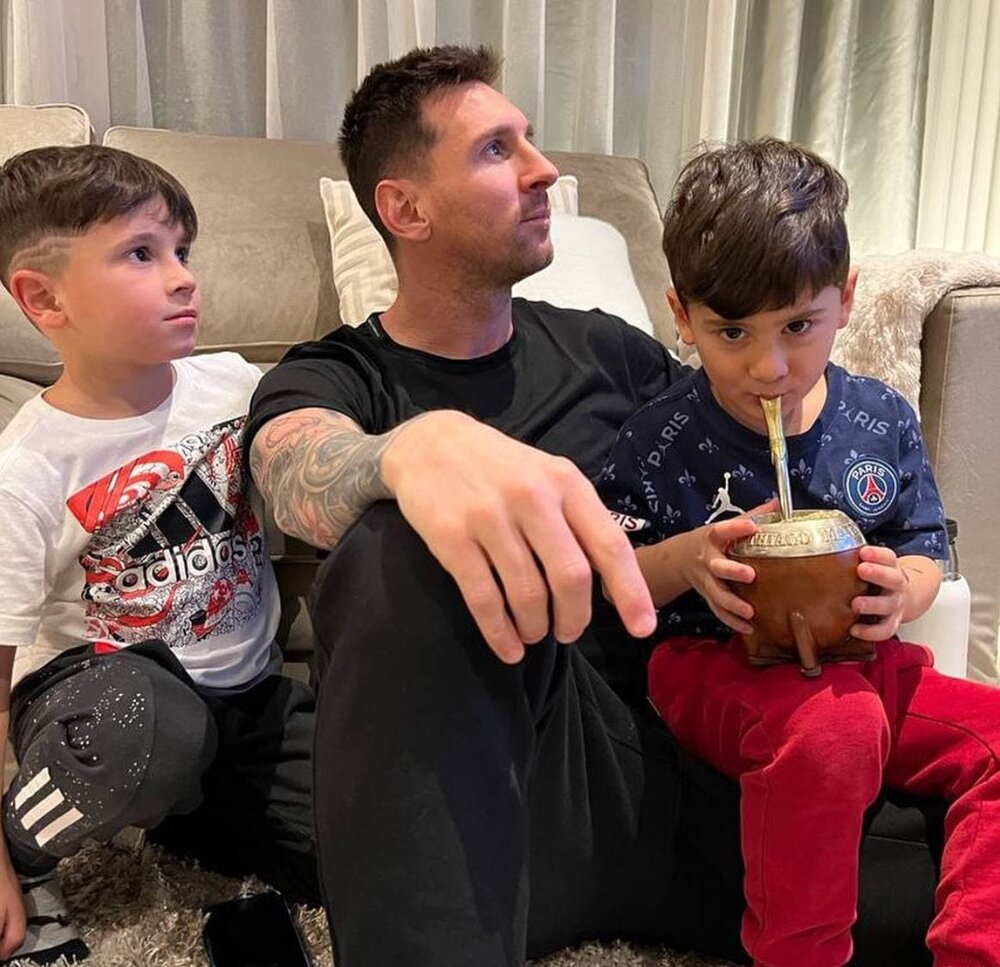 تصویر جدید لیونل مسی با پسر حاشیه‌ساز و جنجالی‌اش!