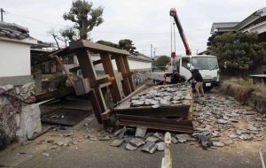 زلزله جنوب ژاپن 13 زخمی برجای گذاشت، بدون هشدار سونامی