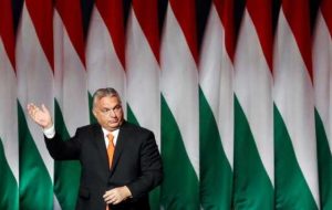 فیدز حاکم مجارستان دو امتیاز از مخالفان جلوتر است فیدز حاکم مجارستان دو امتیاز از مخالفان جلوتر است