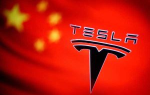 نمایشگاه تسلا در منطقه سین کیانگ چین توسط گروه های حقوق بشر منفجر شد