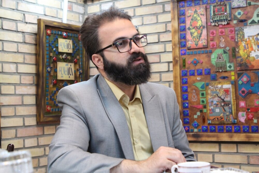 نوع واکسنی که وزیر بهداشت زده حریم خصوصی او نیست/ به جای شکایت، استعفا دهد