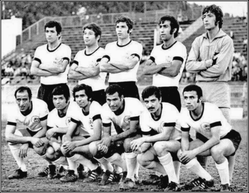 وقتی سرمربی تیم ملی،کاپیتان استقلال شد!/عکس