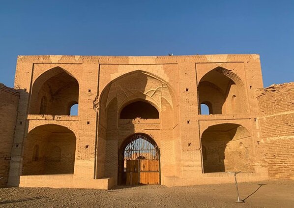 "مادر کاروانسراهای ایران" زخمی شده است