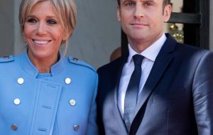 اتهامات جنسیتی به زن و شوهر اول فرانسه واقعیت دارد؟