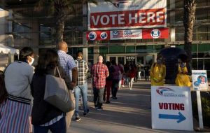 اورگان، کالیفرنیا به دنبال محافظت از کارگران انتخاباتی در برابر تهدیدات است
