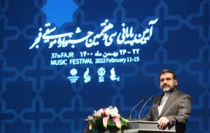 خطای یک نفر را به کل جامعه هنری تسری ندهید