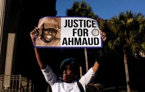 دادگاه جنایات ناشی از نفرت به هیئت منصفه رفت پس از آن که دادستان ها گفتند “نفرت نژادی” قاتلان احمد آربری را هدایت کرد.