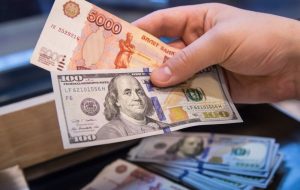 روبل در برابر یورو و دلار رکورد زد