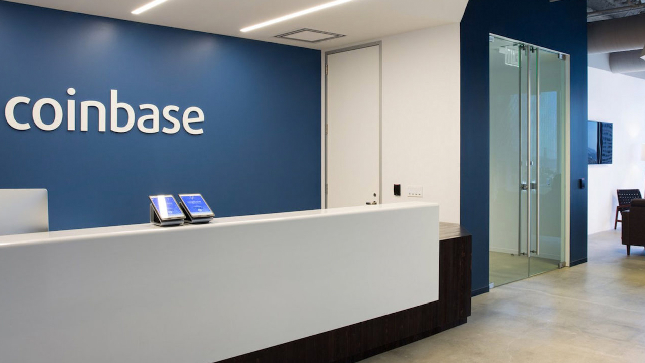 سهام کوین بیس 50 درصد نسبت به بالاترین سطح خود کاهش یافت، سهام پس از صعود و نزول بیت کوین