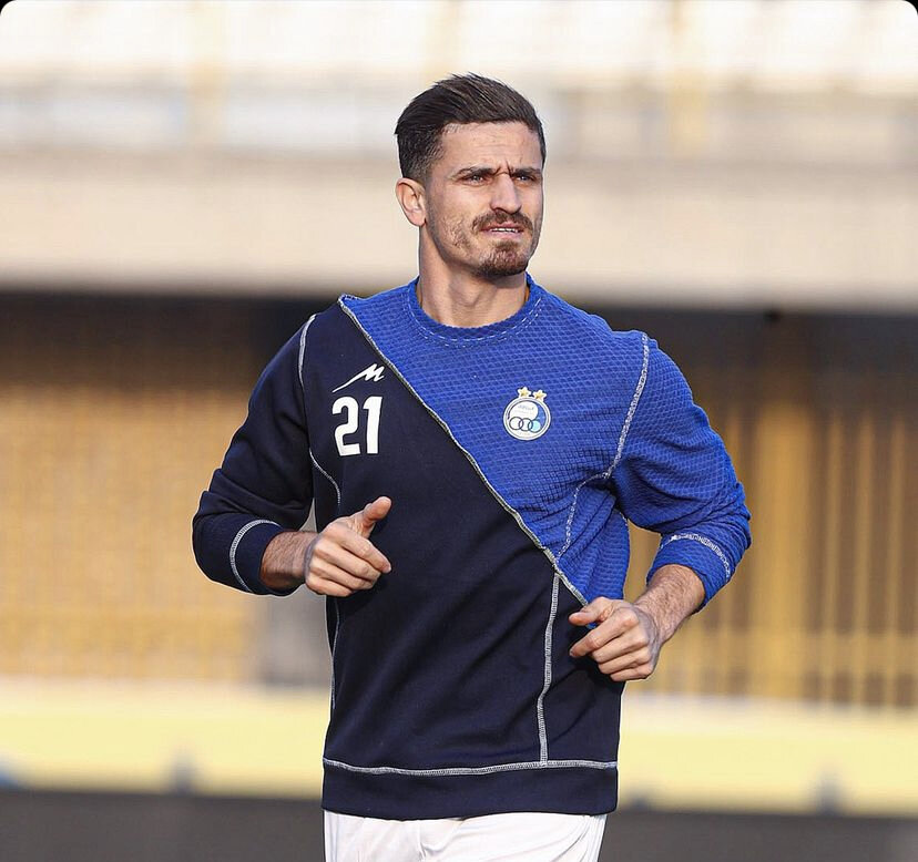 طرح عجیب لباس استقلال سوژه فضای مجازی شد/عکس