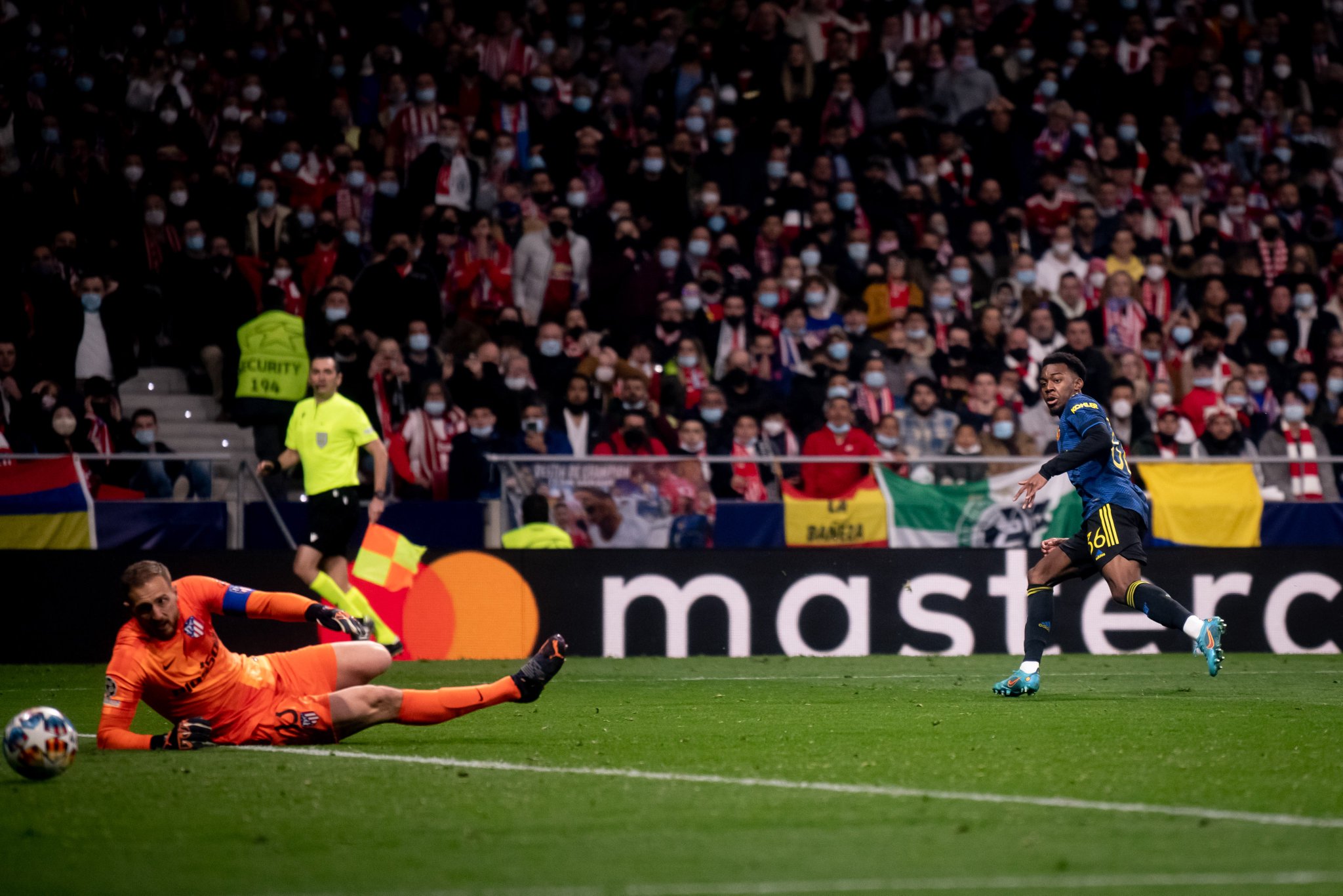 پایان دور رفت مرحله ۱/۸ نهایی لیگ قهرمانان اروپا با دو تساوی