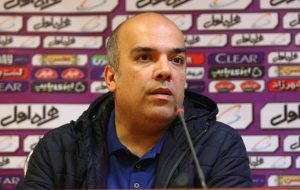 پرسپولیسی‌ها با دست گل می‌زنند، به داوری معترضند!