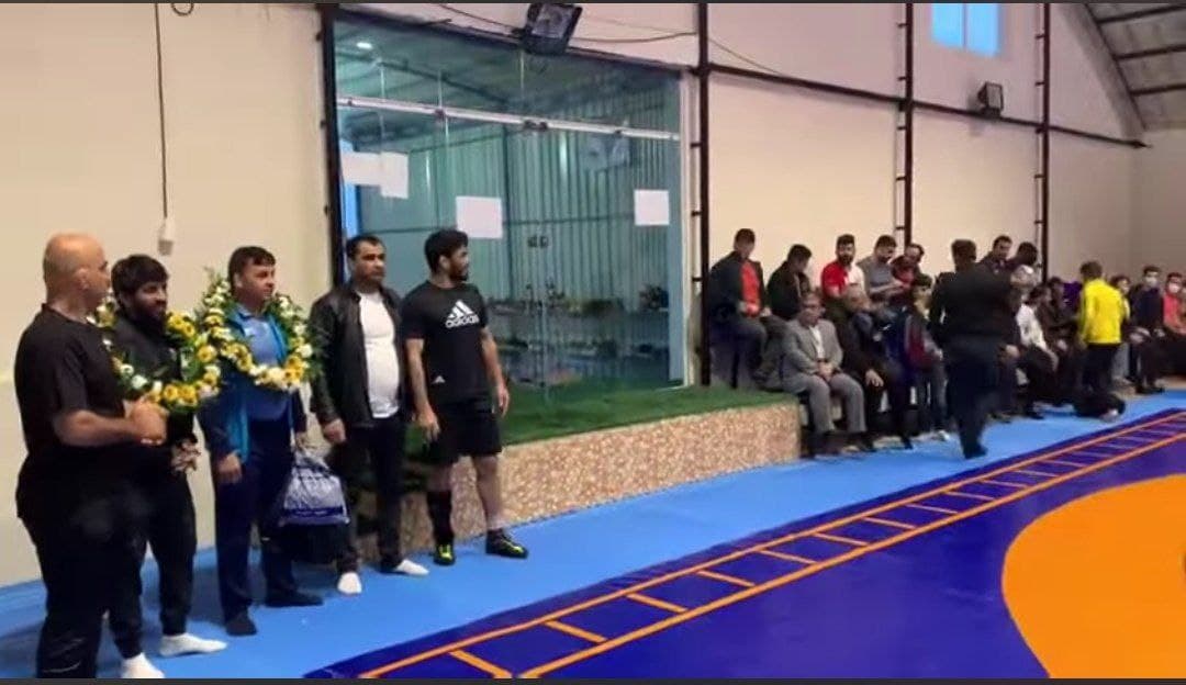 میزبانی ویژه حسن یزدانی از قهرمان جهان/عکس