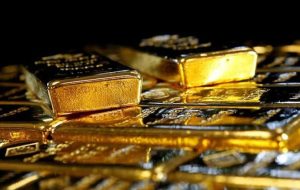 طلا از نفت سبقت گرفت / چرا بازارهای مالی نزولی شدند؟