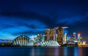 First Mover Asia: رویکرد سختگیرانه سنگاپور به Crypto.  بیت کوین با وجود نگرانی سرمایه گذاران در مورد جنگ، دستور اجرایی ایالات متحده افزایش یافت