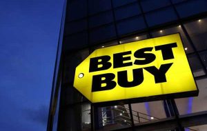 Best Buy درآمد سالانه را کمتر از تخمین ها به عنوان کاهش عرضه پیش بینی می کند