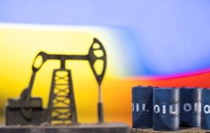 انگلیس واردات نفت از روسیه را ممنوع می کند انگلیس واردات نفت از روسیه را ممنوع می کند