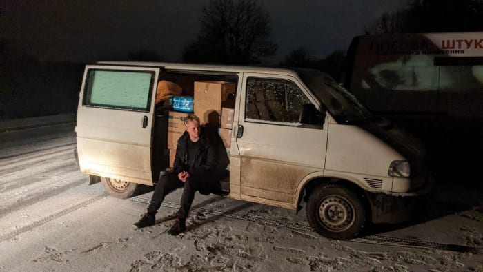 گلب، یک توسعه‌دهنده هسته‌ای اوکراینی و بیت‌کوین از سال 2018، از بیت‌کوین برای ارسال تدارکات بشردوستانه در مناطق جنگ‌زده کشور زادگاهش استفاده می‌کند.