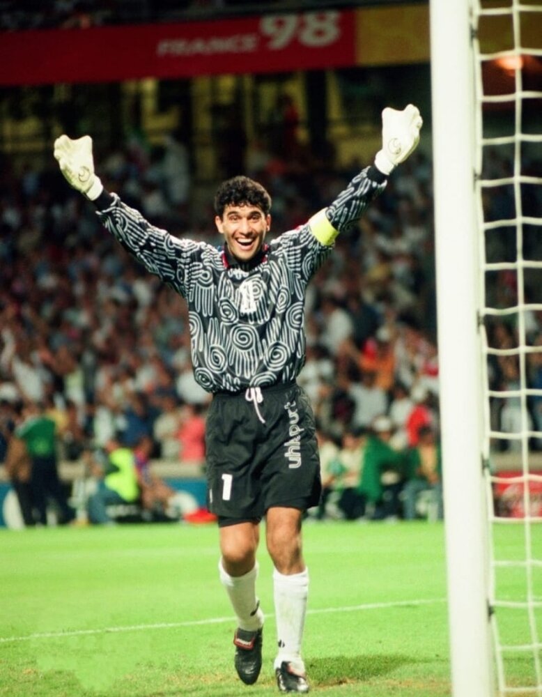 تصویرهایی قدیمی از احمدرضا عابدزاده و احمد شاملو
