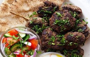 طرز تهیه گشنیز کباب، غذایی متفاوت و لذیذ