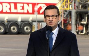 لهستان: هر کاری می‌کنیم تا استفاده از نفت روسیه متوقف شود