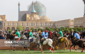 مسابقه نمادین چوگان در میدان امام مسابقه نمادین چوگان در میدان امام