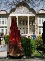 مسافران نوروزی -باغ ارم شیراز