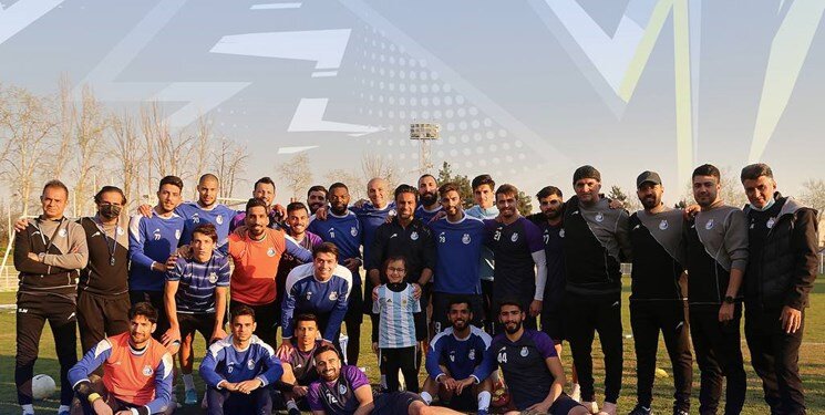 میهمان ویژه در تمرین استقلال/عکس