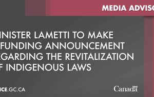 وزیر لامتی در خصوص احیای قوانین بومی اعلامیه ای برای تامین مالی ارائه می کند