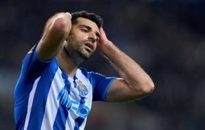 پورتو – لیون با قضاوت داوری که گل طارمی را مردود کرد پورتو – لیون با قضاوت داوری که گل طارمی را مردود کرد