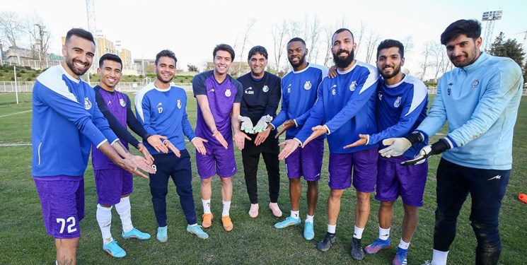 ژست جالب استقلالی ها در تمرین امروز/عکس