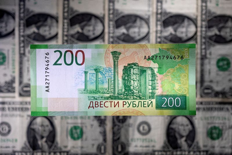 کاهش بیش از 20 درصدی روبل برای هفته در مسکو به دلیل تحریم‌ها.  کاهش 32 درصدی در تجارت فراساحلی