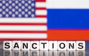 آمریکا می‌گوید روسیه به‌سوی رکود اقتصادی پیش می‌رود، اقتصاد بسته با وجود بازگشت روبل