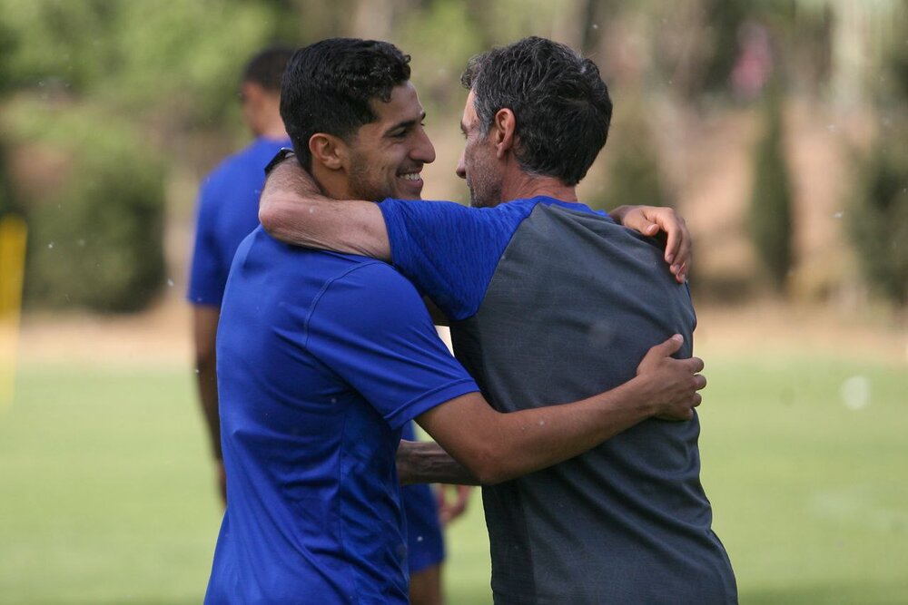 استقبال ویژه از مغز متفکر استقلال/عکس