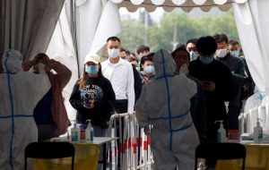 با افزایش خشم نسبت به قرنطینه کووید در شانگهای، پکن مکان های بیشتری را می بندد