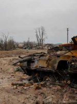 تانک ها و اجساد مسیر عقب نشینی روسیه در نزدیکی کیف را مشخص می کنند