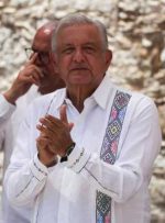 رئیس جمهور مکزیک با رفراندوم درباره آینده خود قدرت سیاسی را آزمایش کرد