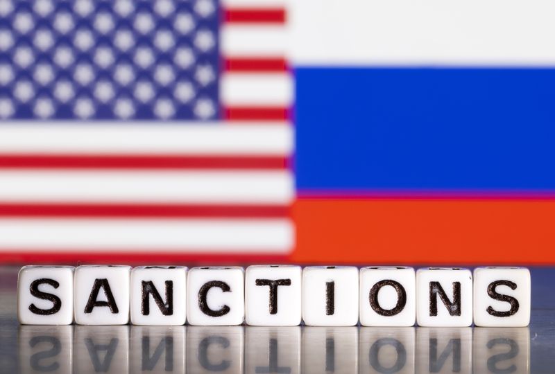 آمریکا می‌گوید روسیه به‌سوی رکود اقتصادی پیش می‌رود، اقتصاد بسته با وجود بازگشت روبل