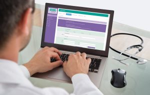 سازمان‌های بیمه‌گر برای اجرای کامل نسخه‌نویسی آنلاین وارد میدان شوند