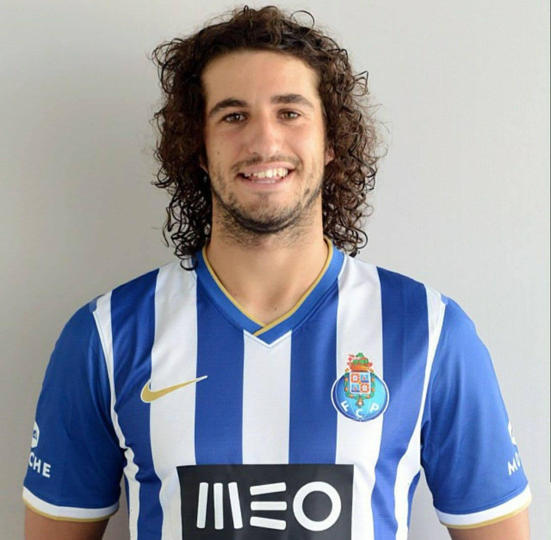 قرمزها به دنبال جذب یک مدافع خارجی/ عکس