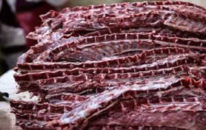 قیمت گوشت گوسفندی تنظیم بازاری چند؟