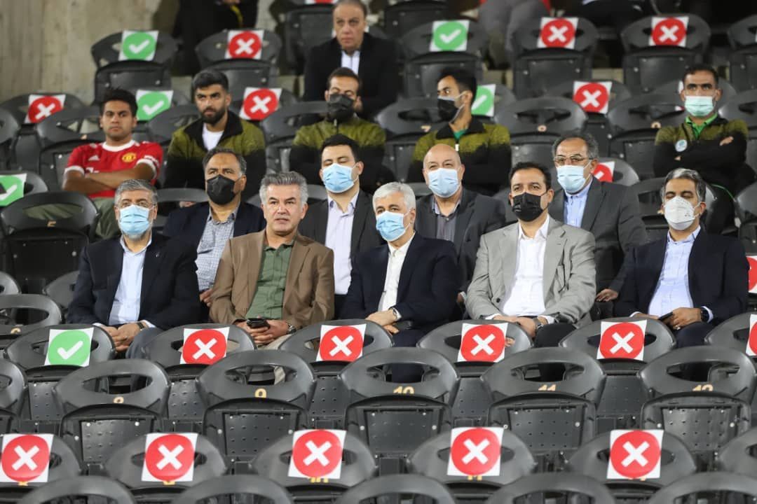 وزیر ورزش تماشاگر ویژه دیدار تیم امید/عکس
