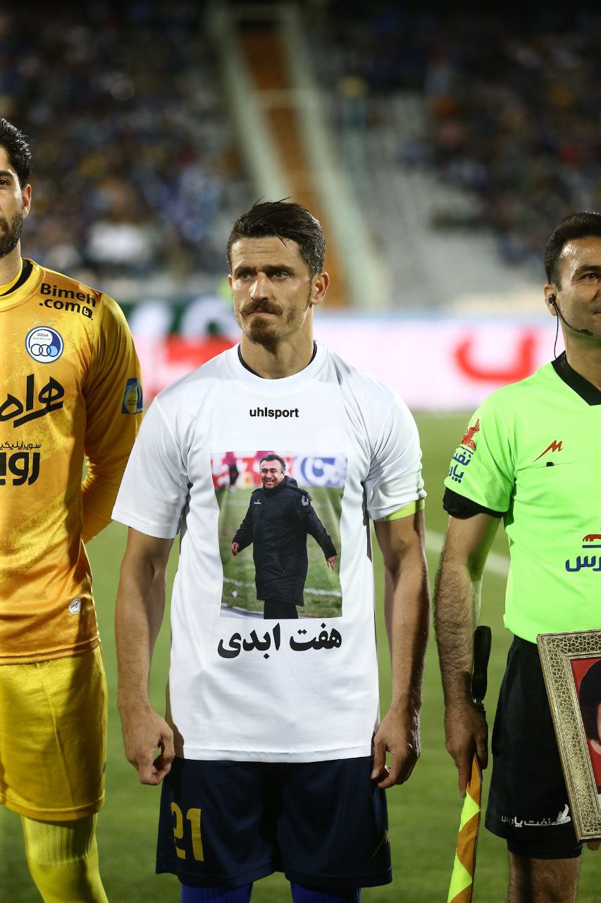 کاپیتان آبی ها به یاد هفت ابدی/عکس