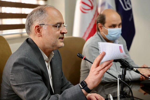 کمبود لوله‌ نمونه‌گیری در آزمایشگاه‌ها / معطلی تجهیزات آزمایشگاهی در گمرک